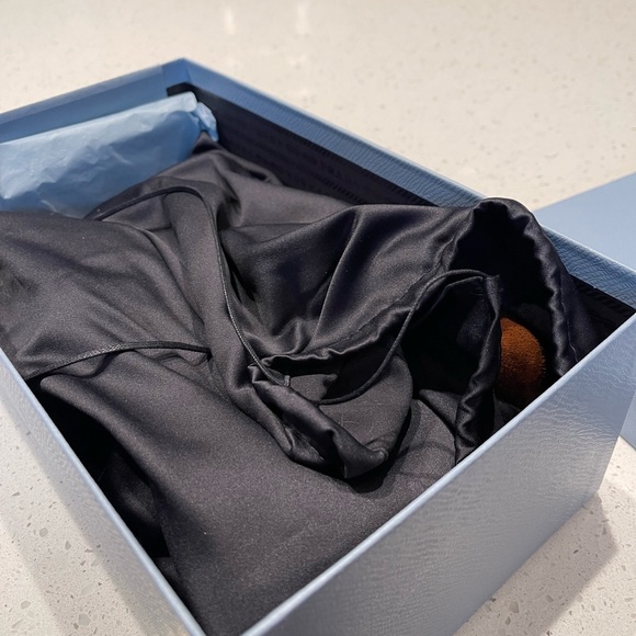 Prada super cute shore from Italy , size 39 , original box - Picture 4 of 5